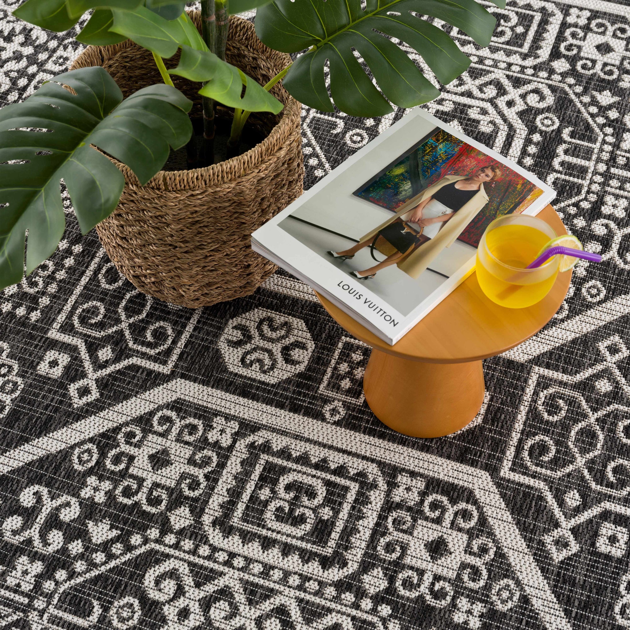 Kingscliff Black&White Outdoor Rug - Clearance